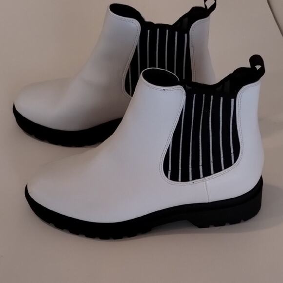 Mix No. 6 White Chelsea Boots – Two-Tone Stretch Panel, Size 7.5 - Picture 2 of 7